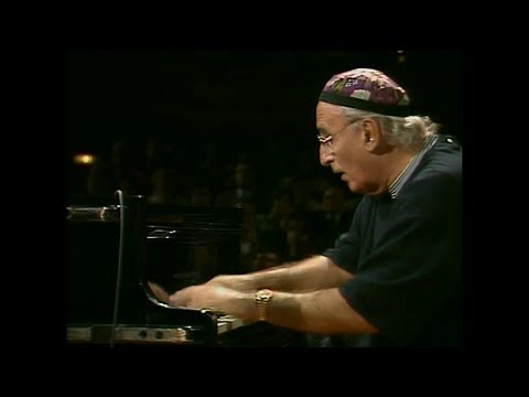 Friedrich Gulda - Beethoven Piano Concerto No.5 (Munich Philharmonic Orchestra)