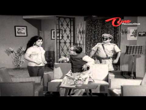 Padmanabham Getup As Police To Fool Allu Ramalingaiah