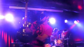 Almost Kings - Shakin' Em Up