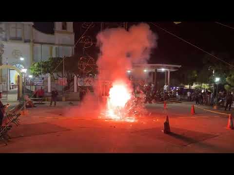 Quema de Castillo en honor al Cristo Negro En Ereguayquin, Usulutan #elsalvador 15 de enero 2026