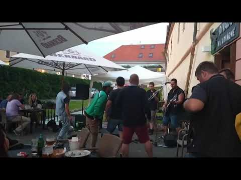 Jen Tak Tak - JEN TAK TAK - Divadelní restaurace Na Kovárně