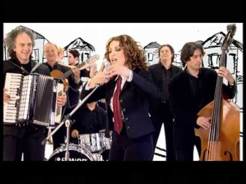 Γλυκερία - Τ΄ απογεύματα τ΄ άδεια | Glykeria - T' apogevmata t' adeia - Official Video Clip