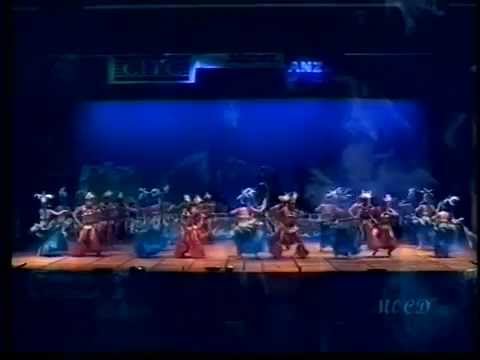 Avarua Drum dance 2004 Cook Islands Raro