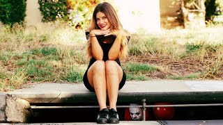 Dating the IT Clown | Hannah Stocking