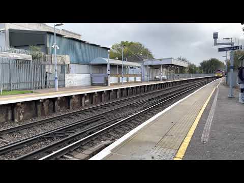 DB class 66 136 (First London to Yiwu Train) passes Northfleet 02/11/2022 - 4K 60fps