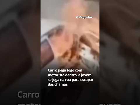 Carro pega fogo com motorista dentro, e jovem se joga na rua para escapar das chamas;