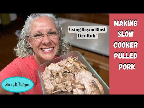Making Slow Cooker Pulled Pork using Bayou Blast Dry Rub