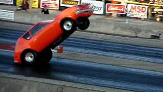 preview picture of video 'AMC Gremlin - High Wheelie at Byron 2009'