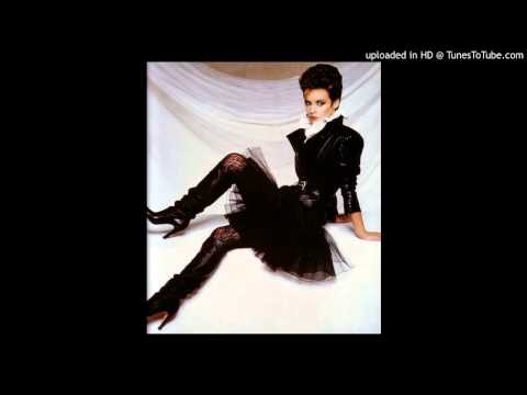Sheena Easton - (She's In Love) With Her Radio