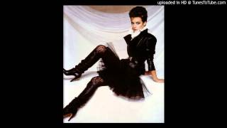 Sheena Easton - (She&#39;s In Love) With Her Radio