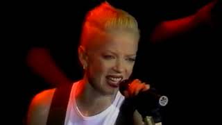 Garbage - Silence is Golden (Live in London 2001)