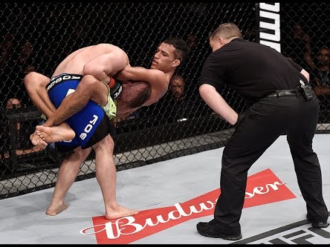 Charles Oliveira Says Lightweight Move Isn’t Necessarily Permanent