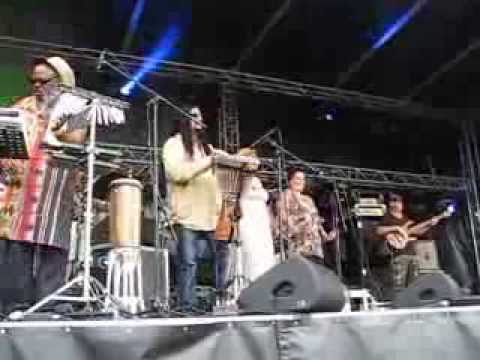 Al Campbell ft Dreadless   Cant Hold We @ Irie Vibes Roots Festival 2013