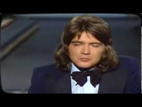 download lagu mp3 mp4 Bernd Clver Oben Stehn Und Singen, download lagu Bernd Clver Oben Stehn Und Singen gratis, unduh video klip Bernd Clver Oben Stehn Und Singen
