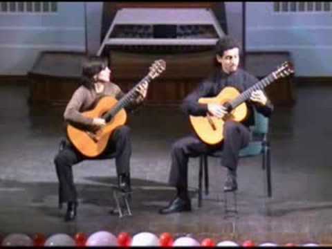 Duo Siqueira Lima plays Scarlatti (K. 461)