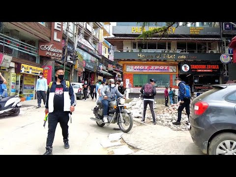 Walking in McleodGanj Mall Road // Himachal Pradesh 4K India
