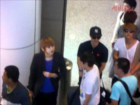 [110724 HD] BEAST @ KLIA (Airport) - Hyunseung and Yoseob focuz