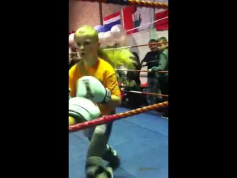 Laura Linehan Muay Thai Part 4