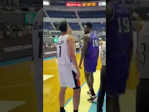 Jamaal Franklin CHASES DOWN Aaron Black... and lets him know about it 😤🚫 #PBAGameTayoDito#pba