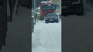 Download lagu Audi Quattro Pulling Truck on Snow 🥶 mp3
