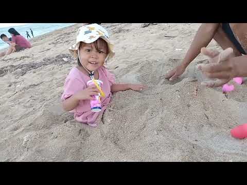 MAIN AIR , PASIR DI PANTAI BALI