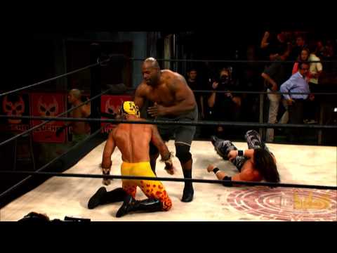 Lucha Underground 12/10/14: "Top of the Ladder" - Puma & Mundo Take A Beating