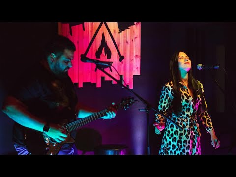 Falcon & Ashley Woodruff - Cold Heart (Elton John & Dua Lipa Cover/Live at The Daventry)