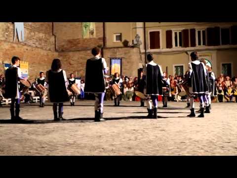 Festa Medioevale di Offagna - tamburi in piazza - 24.7.2011