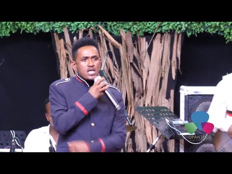 Haacaaluu Hundeessaa