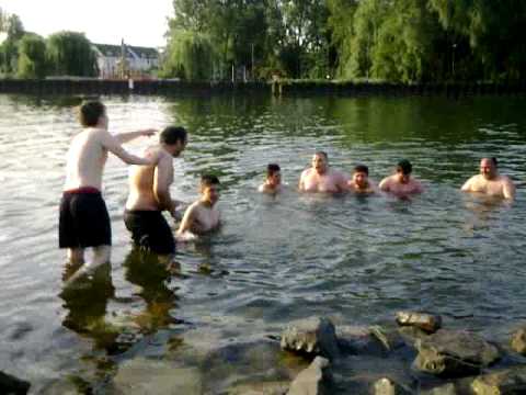 Firtinaspor / Spontaner Sprung in den Rhein-Herne-Kanal