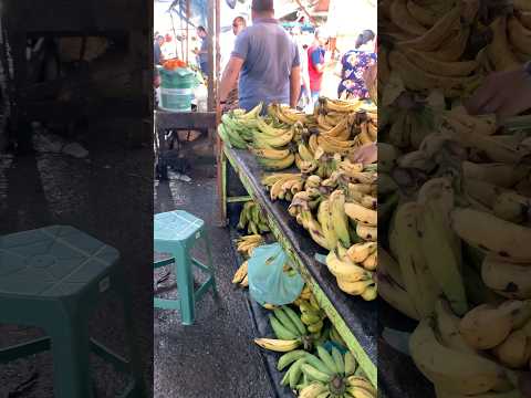 Feira muito animada de Vitória de Santo Antão PE