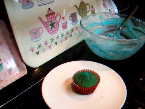 WILTON 1C TIP NOZZLE LARGE DROP FLOWER. CUPCAKE DECORATING. STANDARD SWIRL.