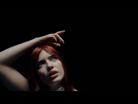 yunè pinku - Night Light (Official Video)