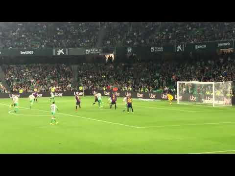 LIONEL MESSI GOAL (Barcelona v Betis)