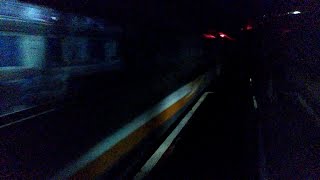 preview picture of video 'Kereta Api Malabar tunggu bersilang Kereta Api Turangga di Stasiun Karanganyar'