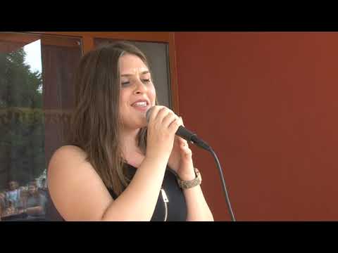 Gjimnazi Dode Kacaj Bajze. Aktivitet per nene Terezen