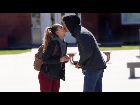 THE BEST PICKUP LINES EVER!!