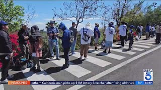 Long lines surround Dodger Stadium for Ohtani bobblehead giveaway