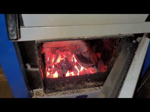 Jak się pali ekogroszek i dąb w kotle zgazowującym drewno 5 klasy Ogniwo bio? 