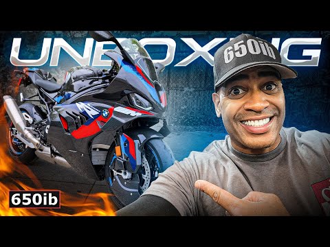 UNBOXING & STARTING UP MY NEW 2023 BMW M 1000 RR!