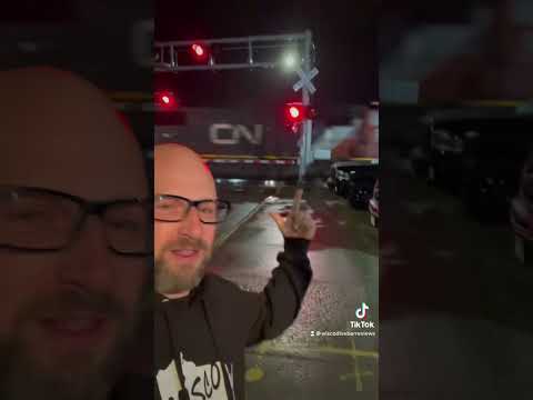 Huey's Bar Video Review