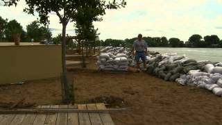preview picture of video 'Preparing  for Flooding in Yankton South Dakota June 2011'