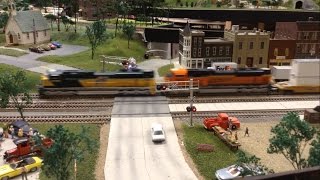 preview picture of video 'Central Iowa Railroad Club's HO trains at the 2014 Iowa State Fair'