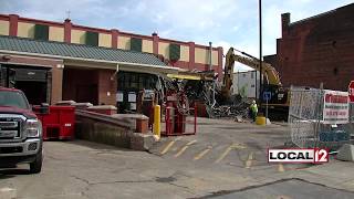 Demolition begins at old Vine Street Kroger building