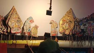 Download lagu Wayang kulit Betawi Semar Gugat Amarta #wayangkulit #budayaindonesia #nusantara mp3