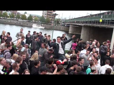 Alex Ostyn live @ City parade 2009 [HD]