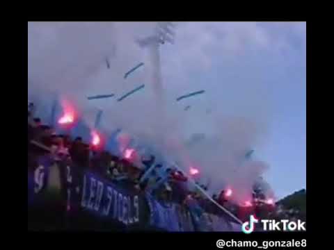 "Salida Los Acereros en el antiguo Estadio Collao ( Ester Roa)" Barra: Los Acereros &bull; Club: Huachipato