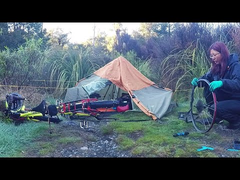 NZ Cycling Trip Ep2! Visiting Most Beautiful Park! Stinky, but amazing!