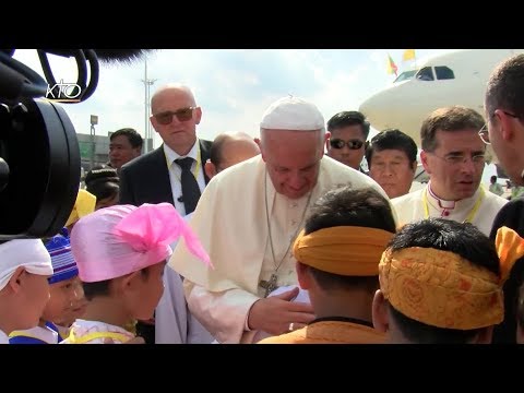 L’arrivée du pape François à Rangoun en Birmanie