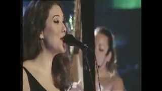 Mariana no Madredeus canta "A estrada da montanha"